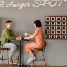 14555-uschovna-plexidverova-skrina-s-usb-zasuvkami-wssv-05-p